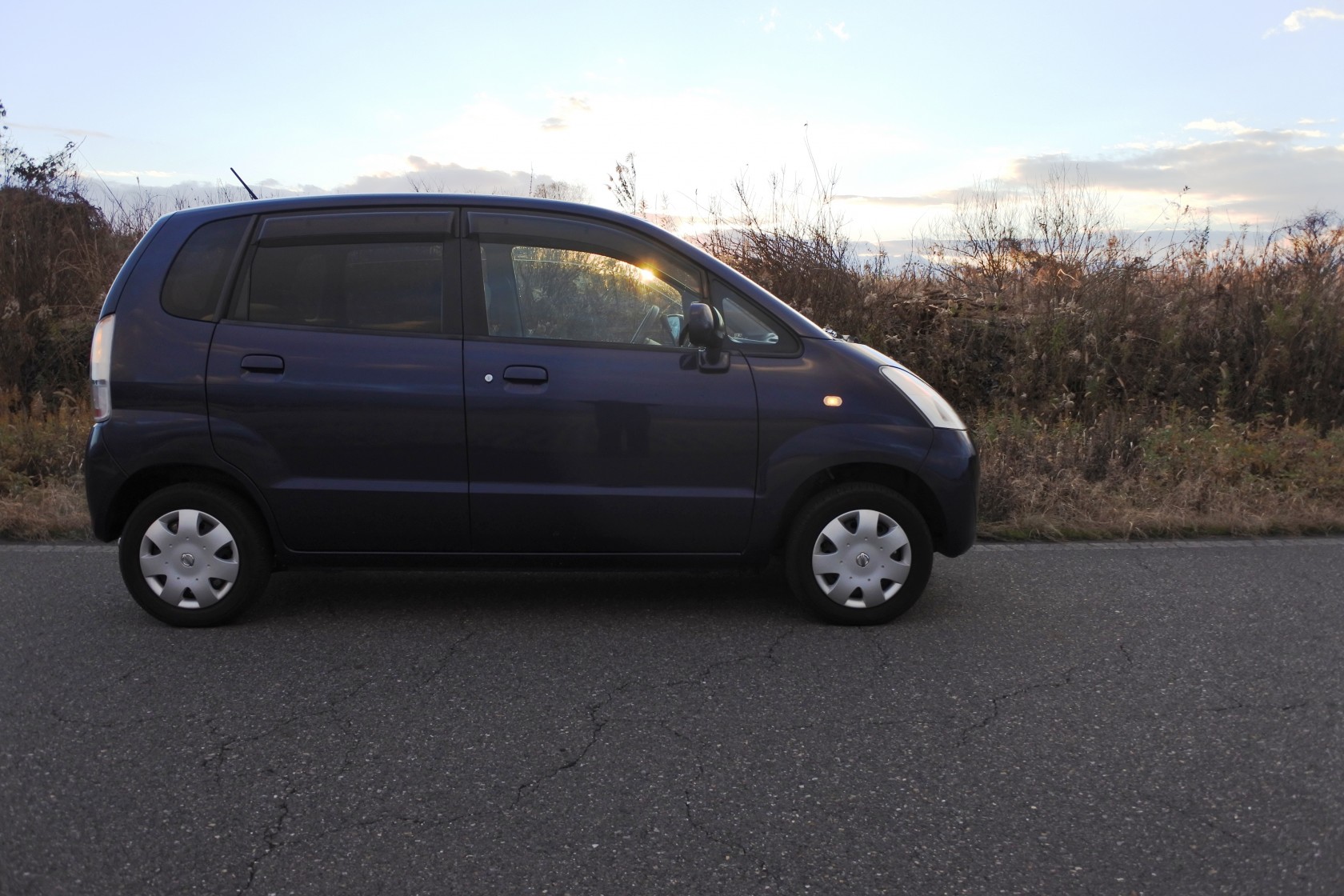 中古車　日産　モコ　青3