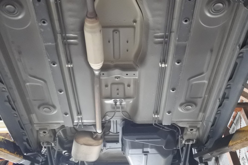 中古車　軽　車体下